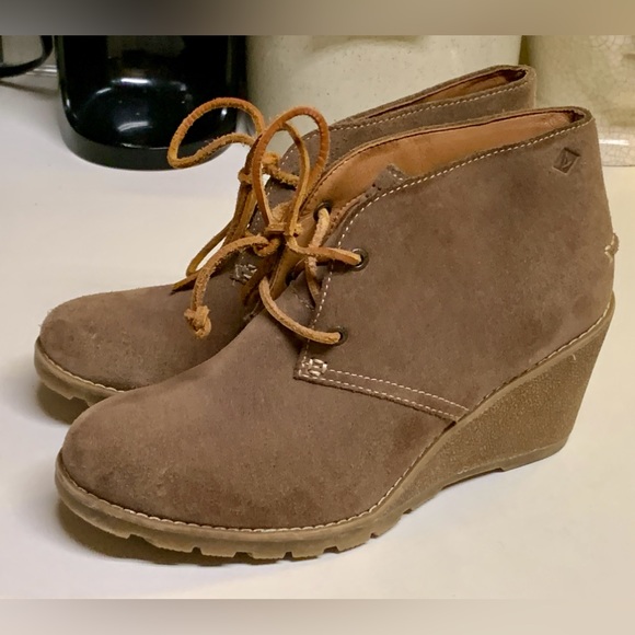 Women’s 7 M Sperry Topsider STELLA Tan Suede Wedge Ankle Boots - Picture 9 of 16